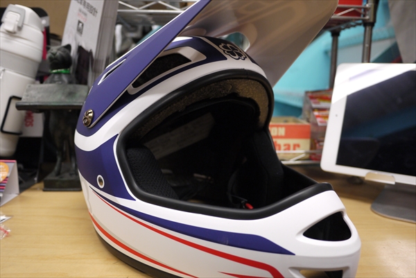 ヨツバサイクル ヘルメット