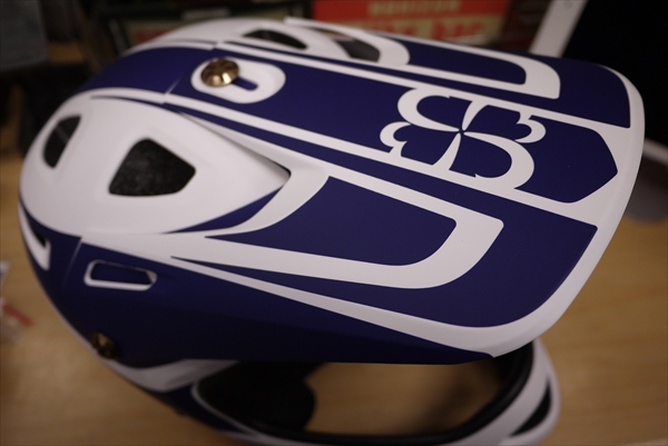 ヨツバサイクル ヘルメット