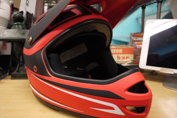 ヨツバサイクル ヘルメット