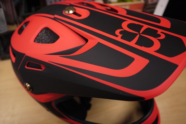 ヨツバサイクル ヘルメット